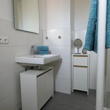 Haus Zwischen Den Deichen 1 Apartment *